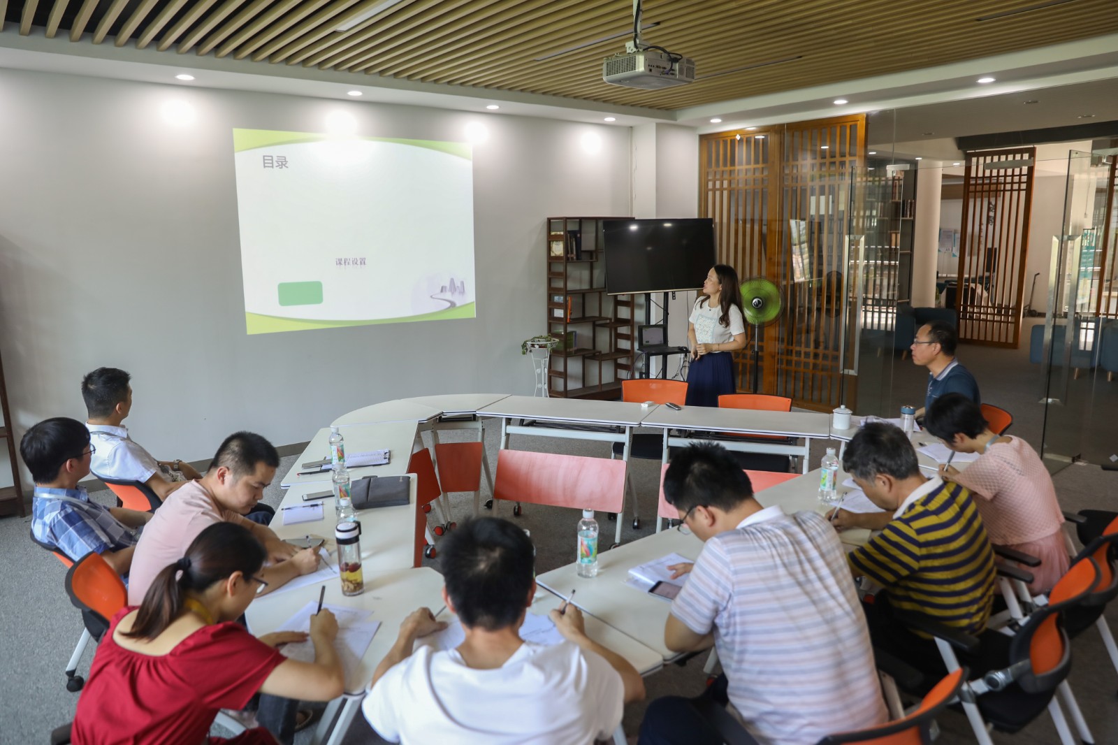 C12A8975.jpg C12A8975.jpg